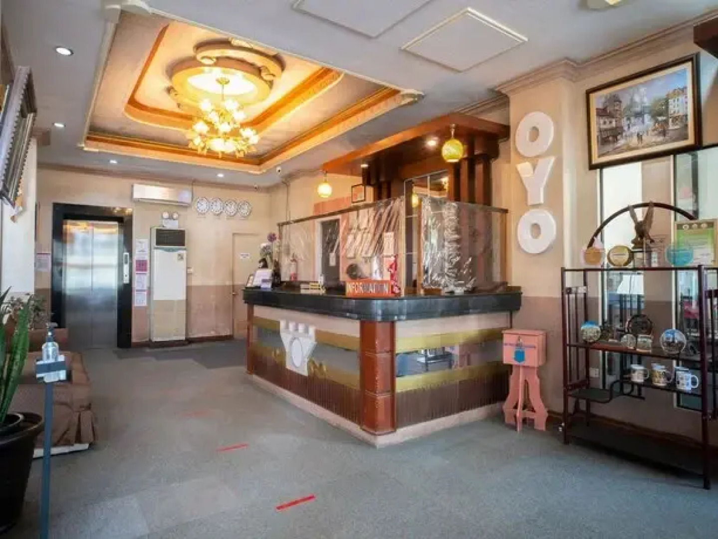 OYO 680 Golden Palace Hotel