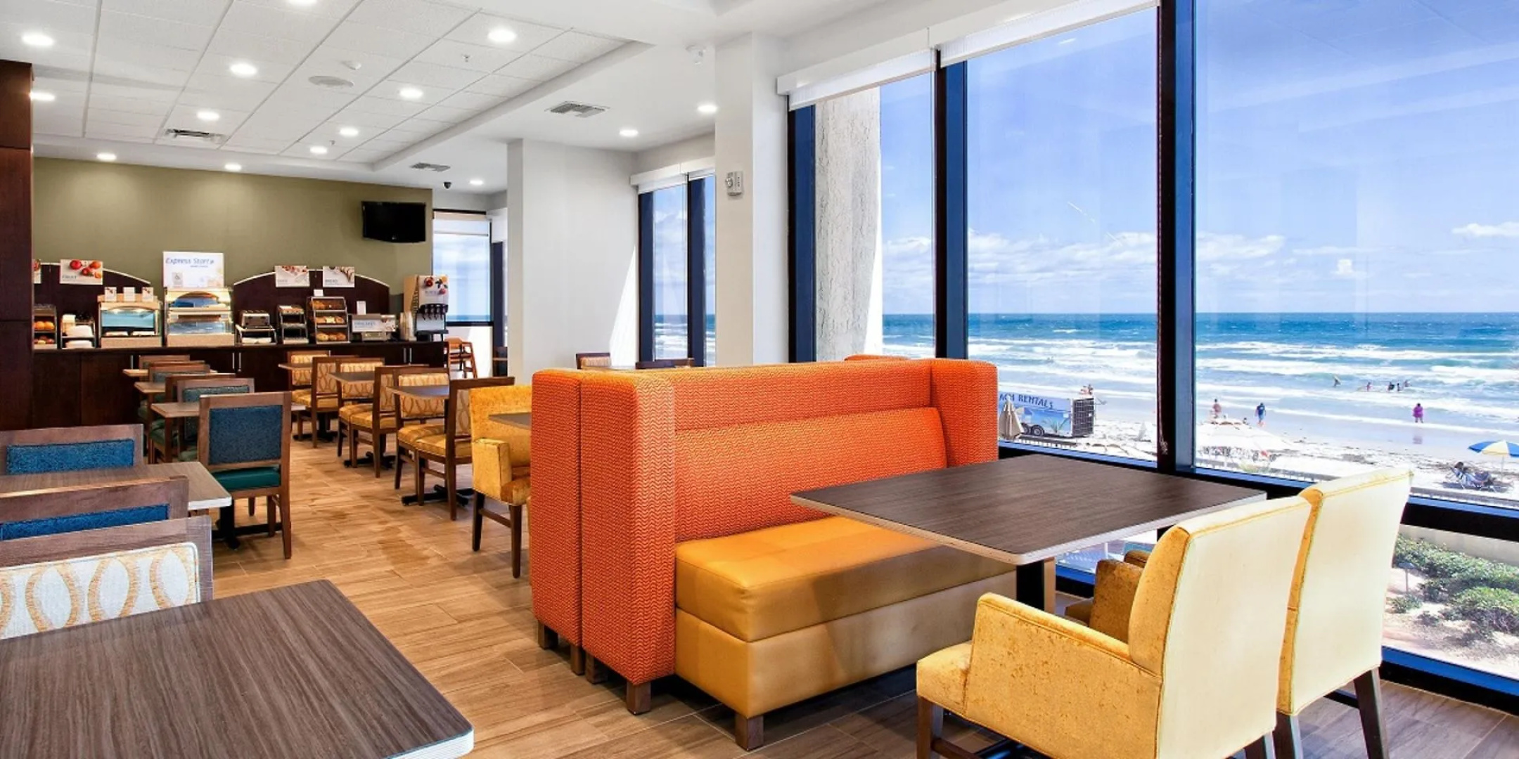 Holiday Inn Express & Suites Oceanfront by IHG