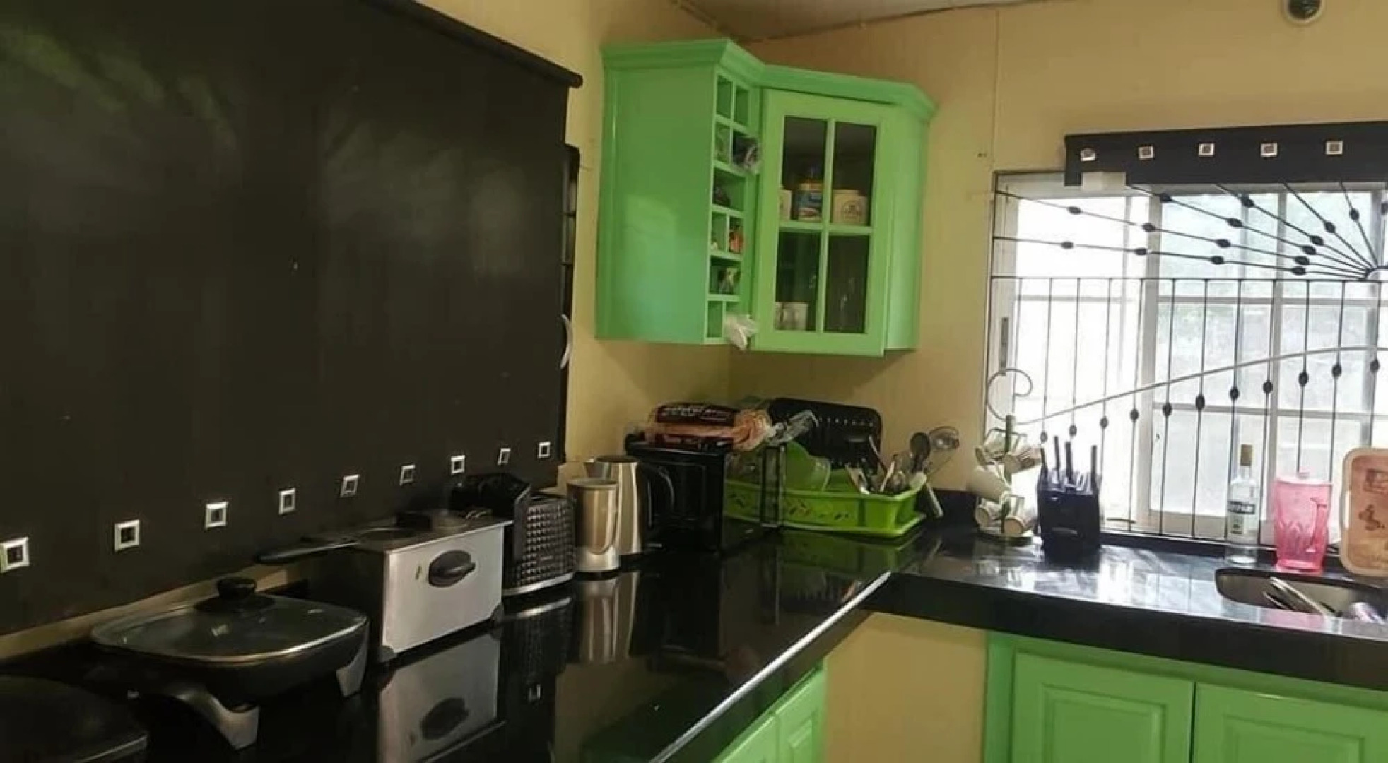 Arms Of Charms Guesthouse