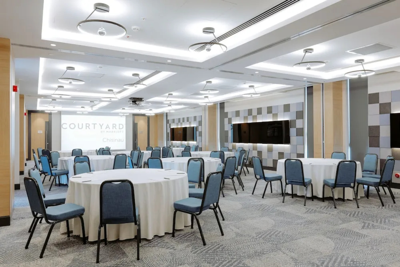Отель «Кортьярд Марриотт» Кишинев