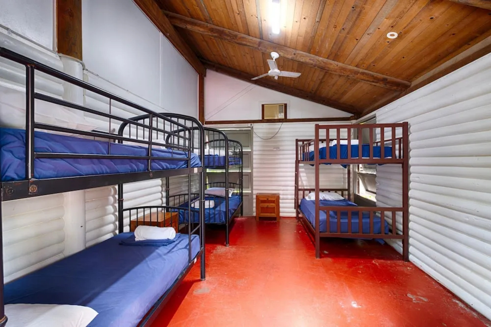 PKs Jungle Village - Hostel