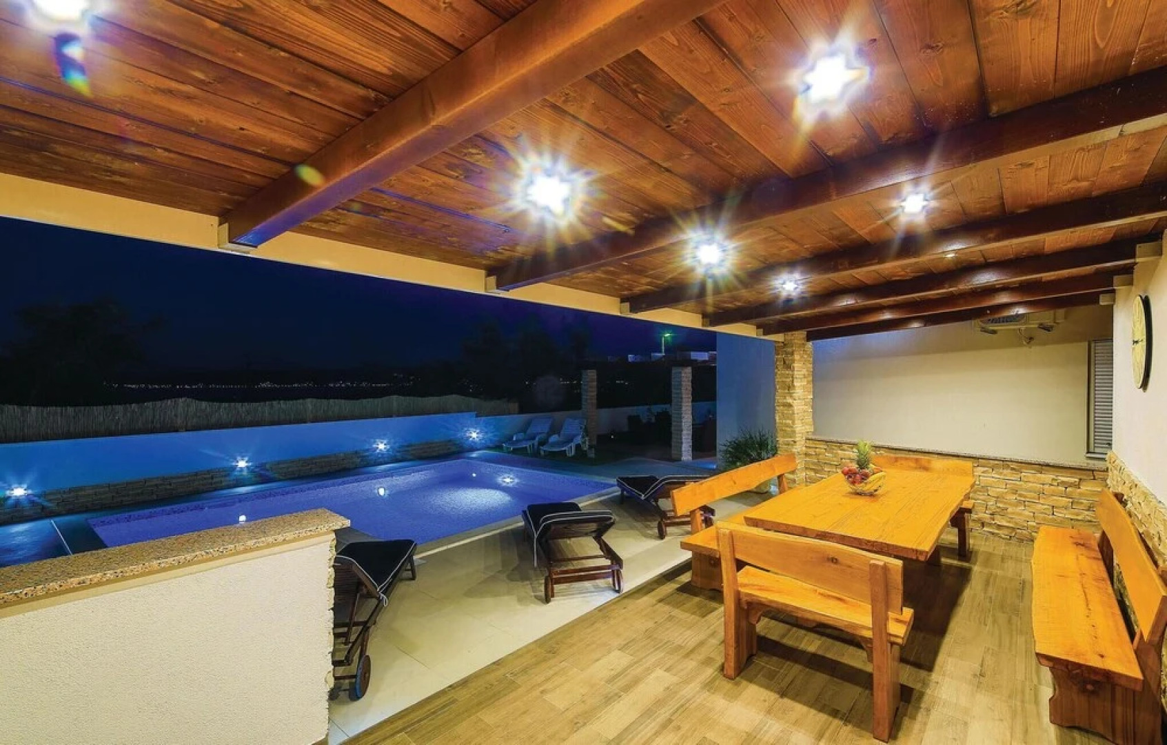 Nice Home in Kastel Stari With Wifi and 3 Bedrooms