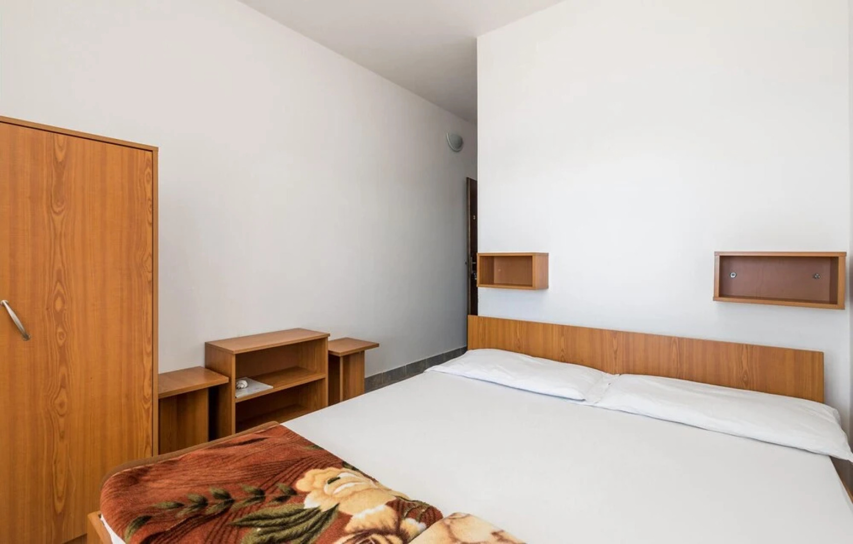 Beautiful Apartment in Prizna With Wifi and 3 Bedrooms