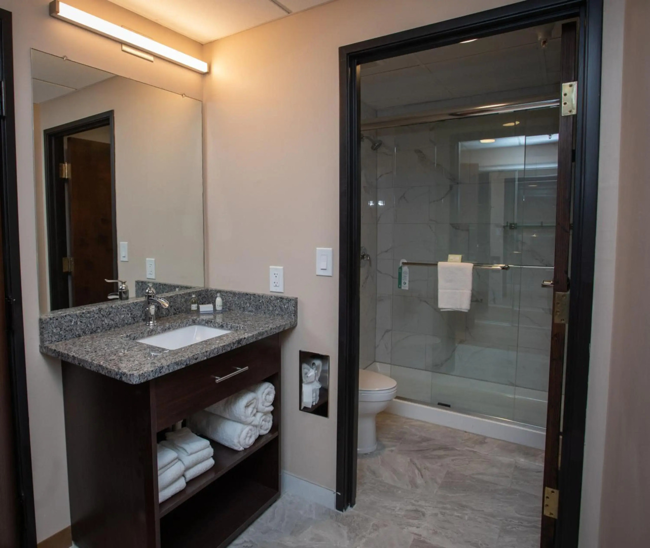 Ariel Broadway Hotel