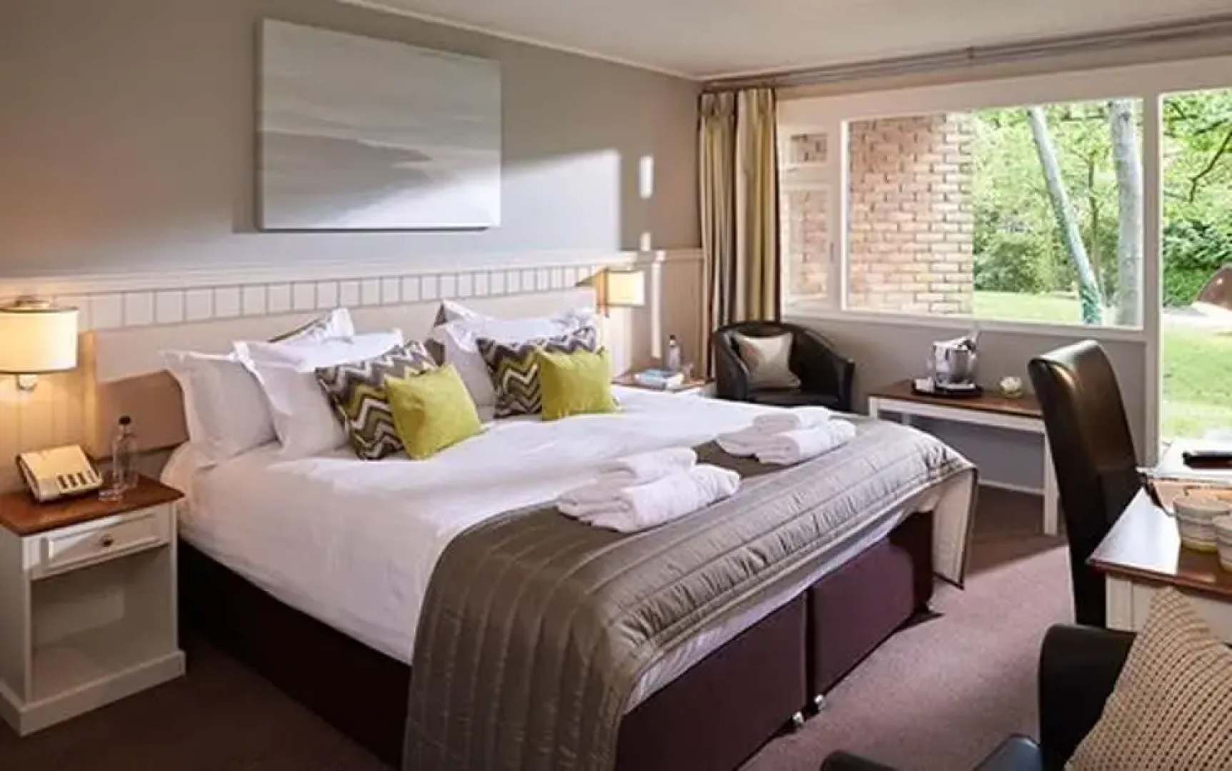 Potters Heron Hotel