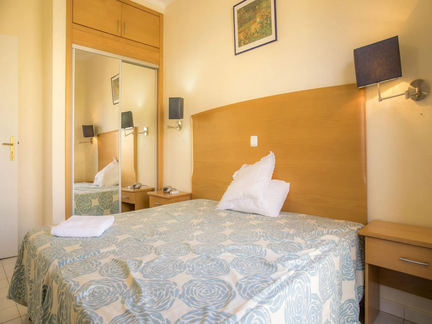 A27 - Secluded Apartment 2 Minutes from the Center