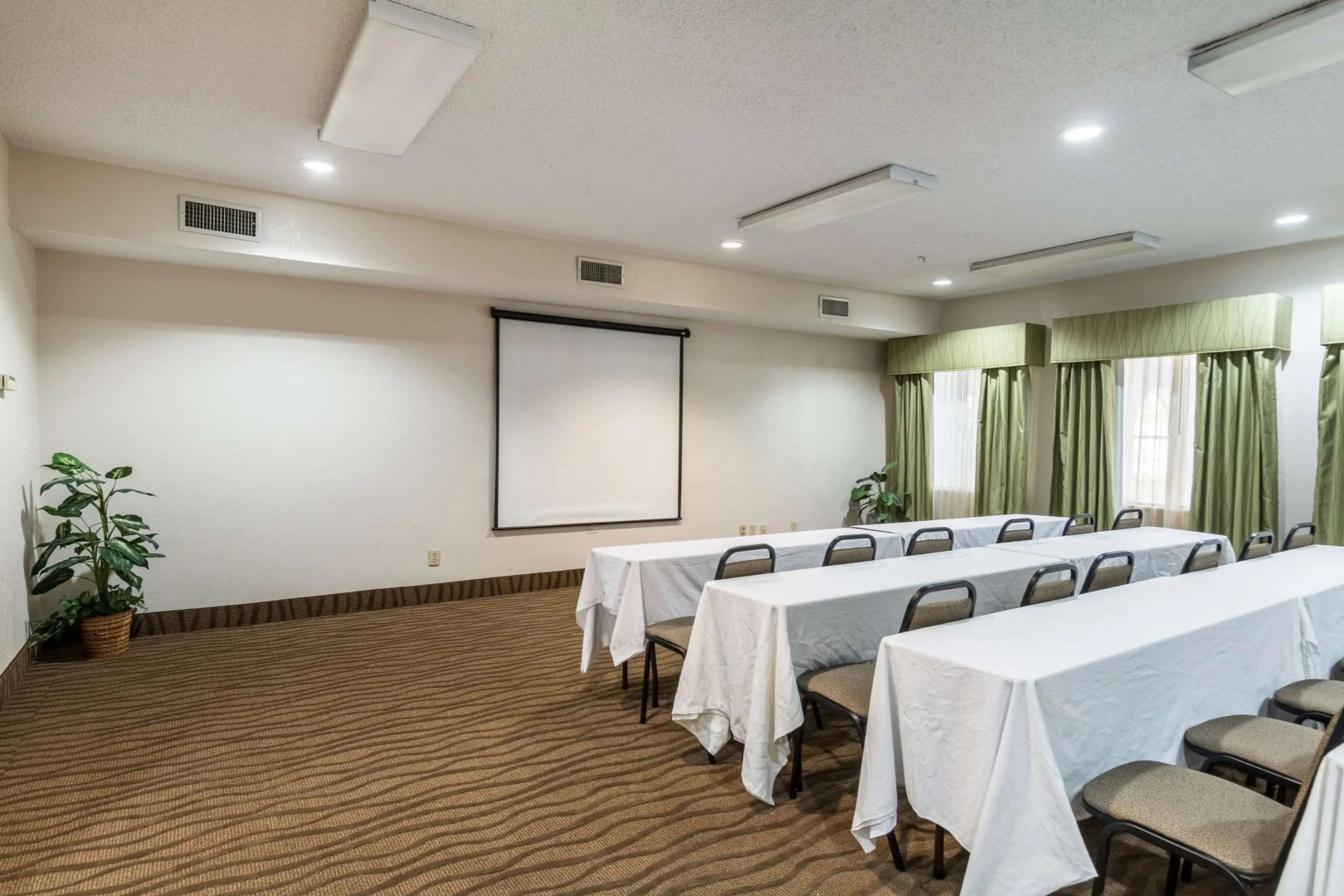 Quality Suites Burleson - Ft. Worth