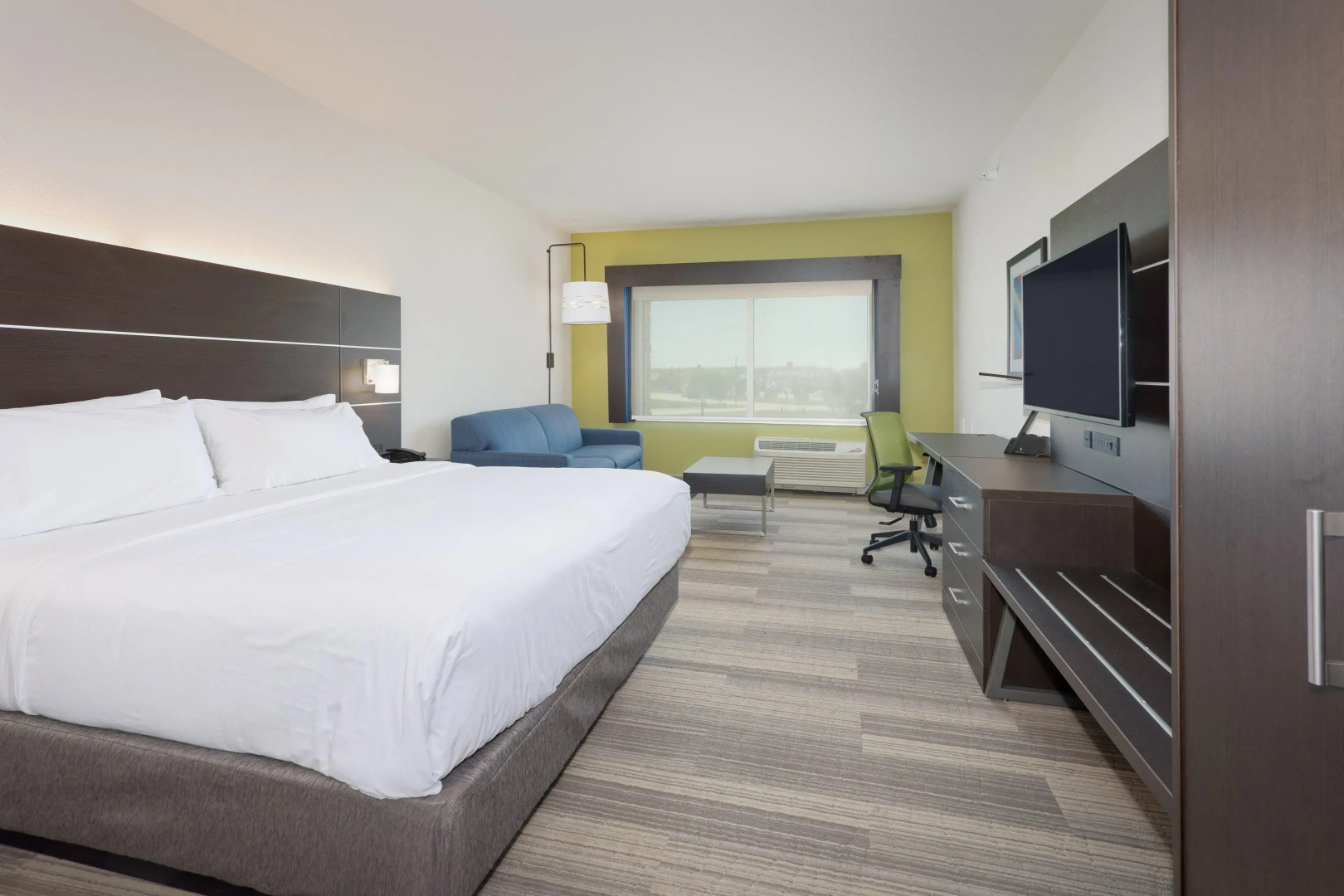 Holiday Inn Express & Suites Firestone Longmont by IHG