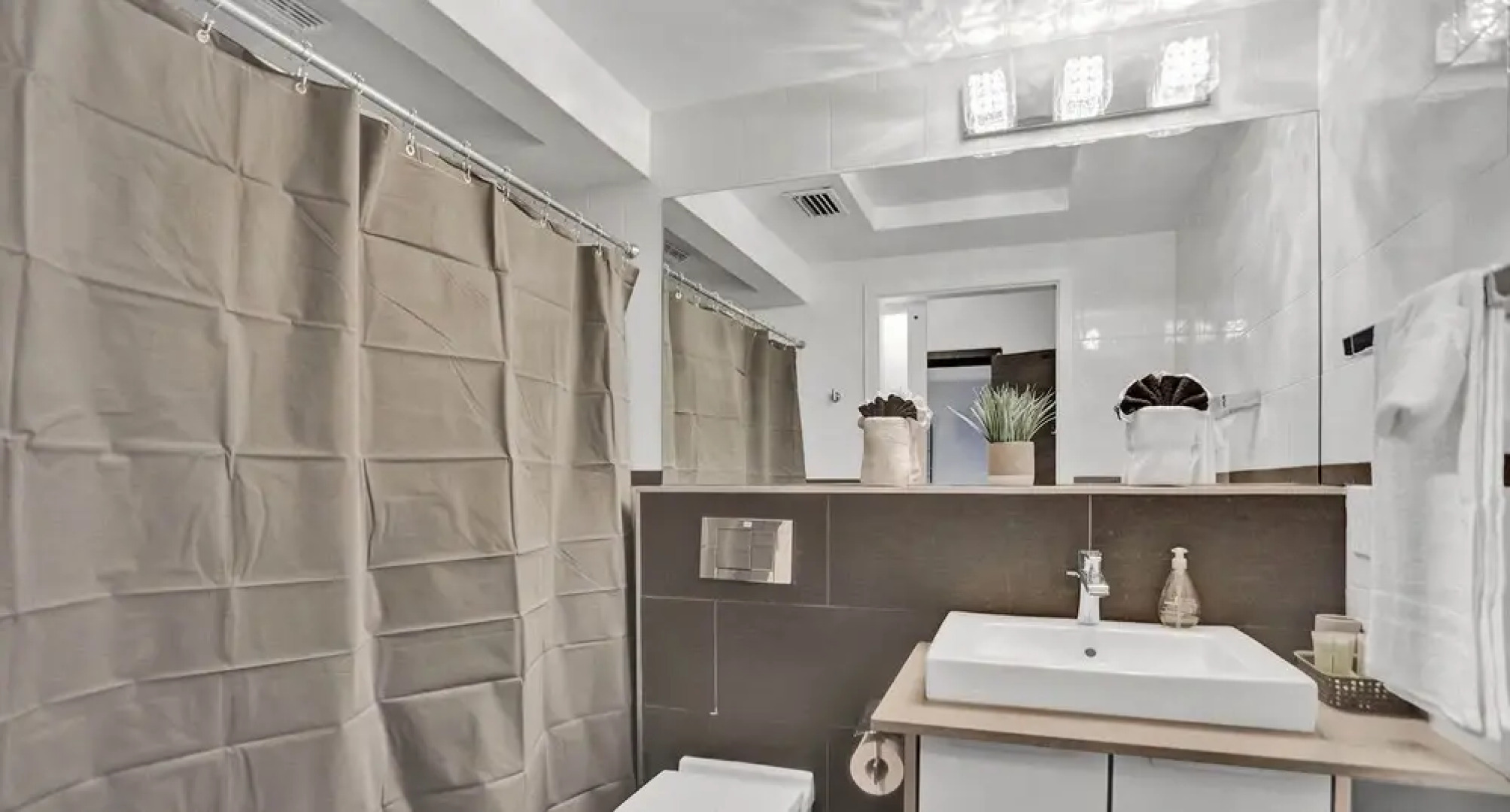 Stunning 5 BR with Heated Pool & Gaming