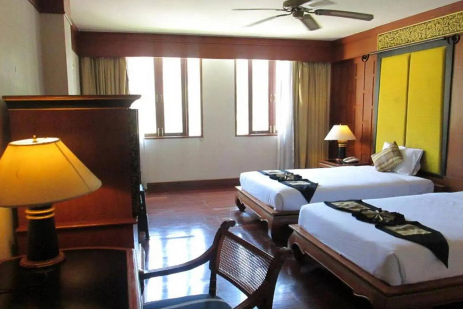 Pavilion Queen's Bay