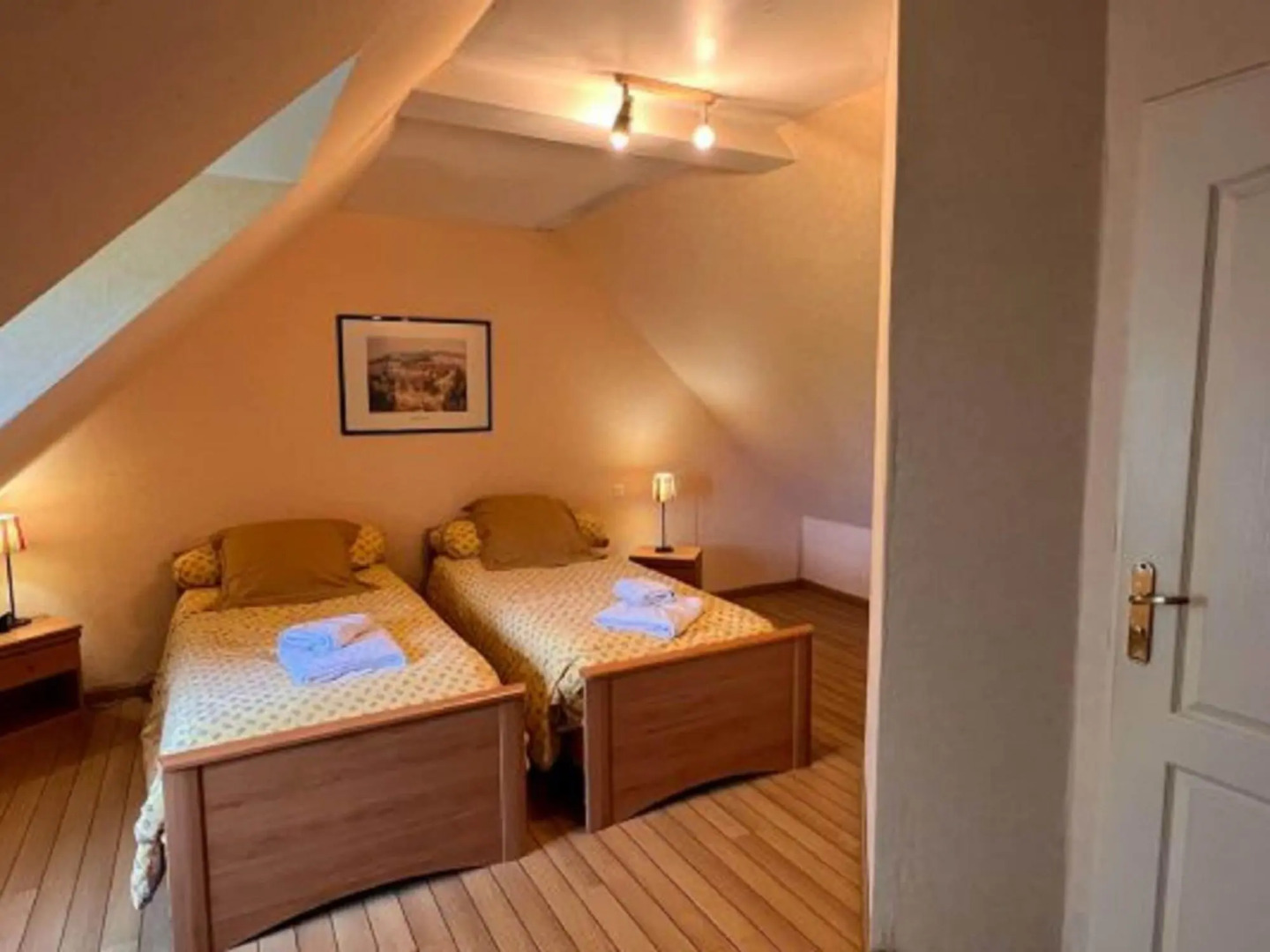 Pleasant holiday home in Clohars-Carnoët with garden