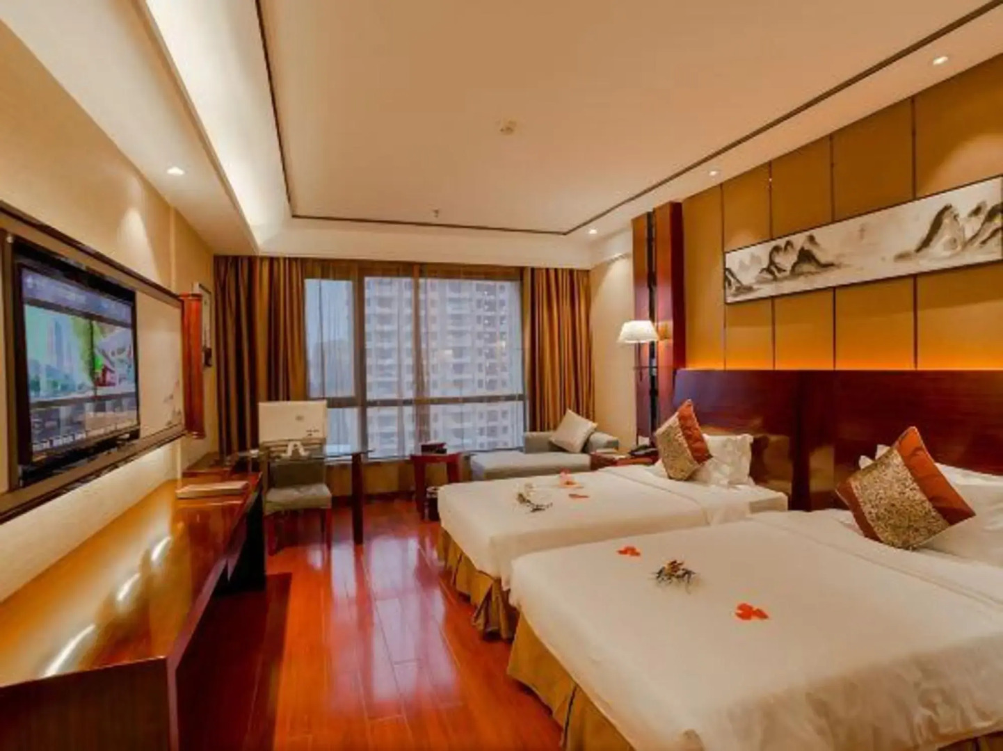 Howard Johnson Park Plaza Hotel (Jingshan Railway Station Inn)
