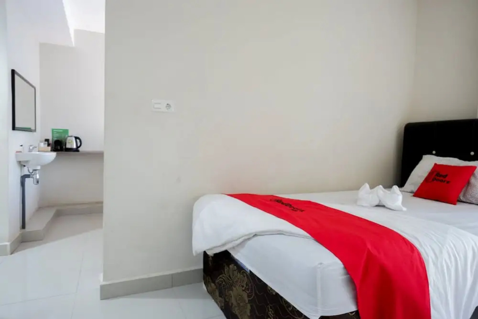 RedDoorz @ Jalan Jenderal Sudirman Palopo