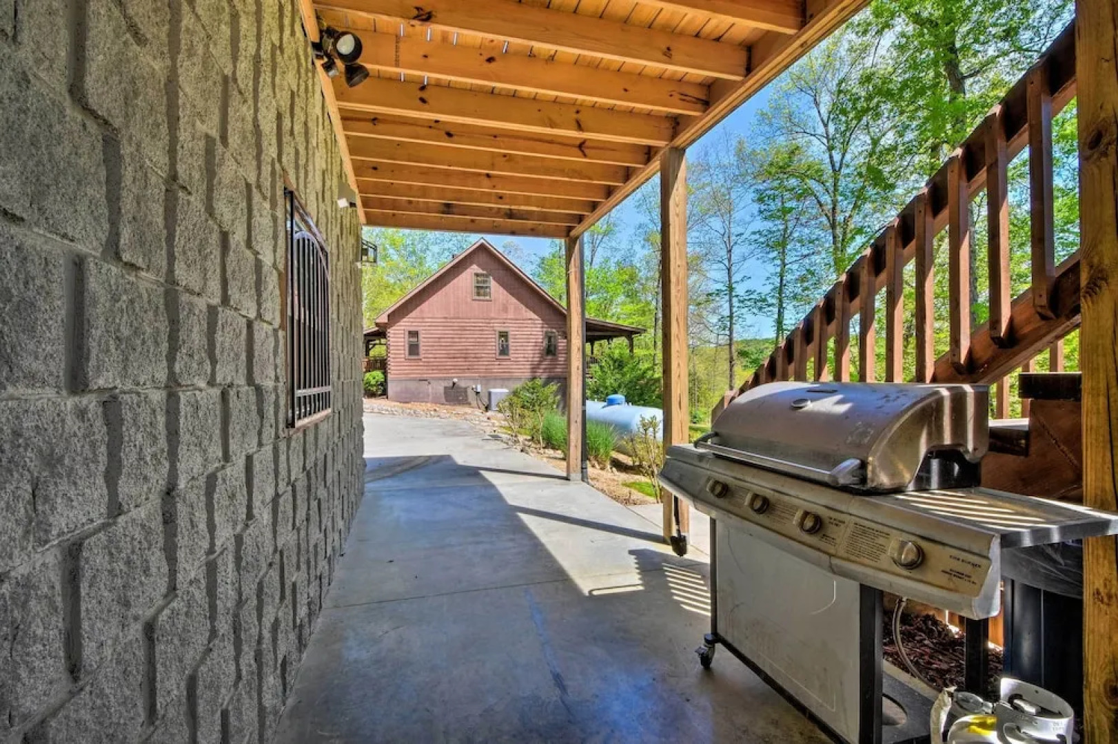 Trenton Cabin w/ Hot Tub - 14 Mi to Lookout Mtn!