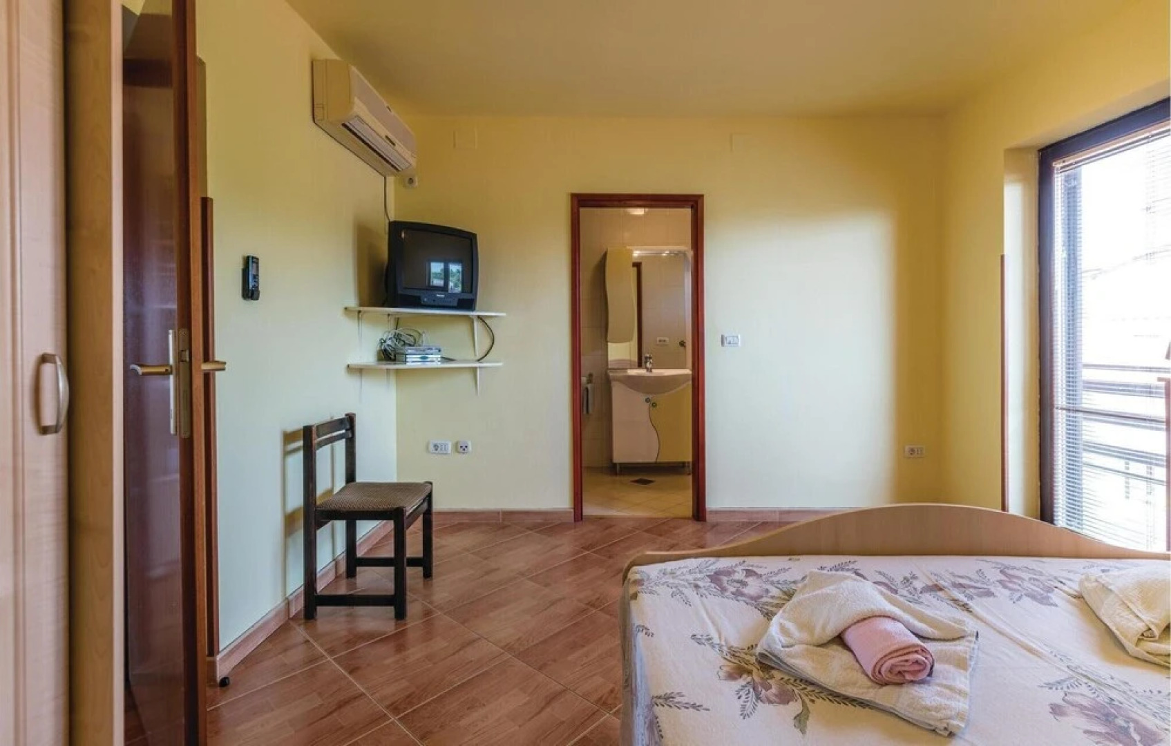 Beautiful Home in Peruski With Wifi and 1 Bedrooms