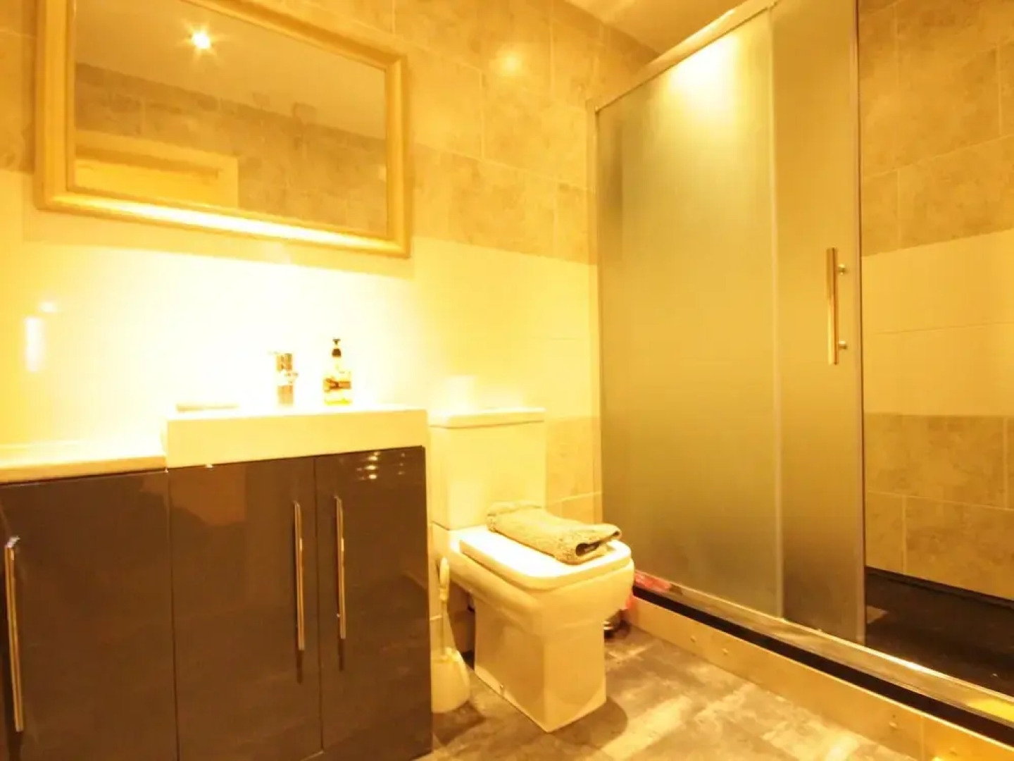 Marina Humber View Apartment