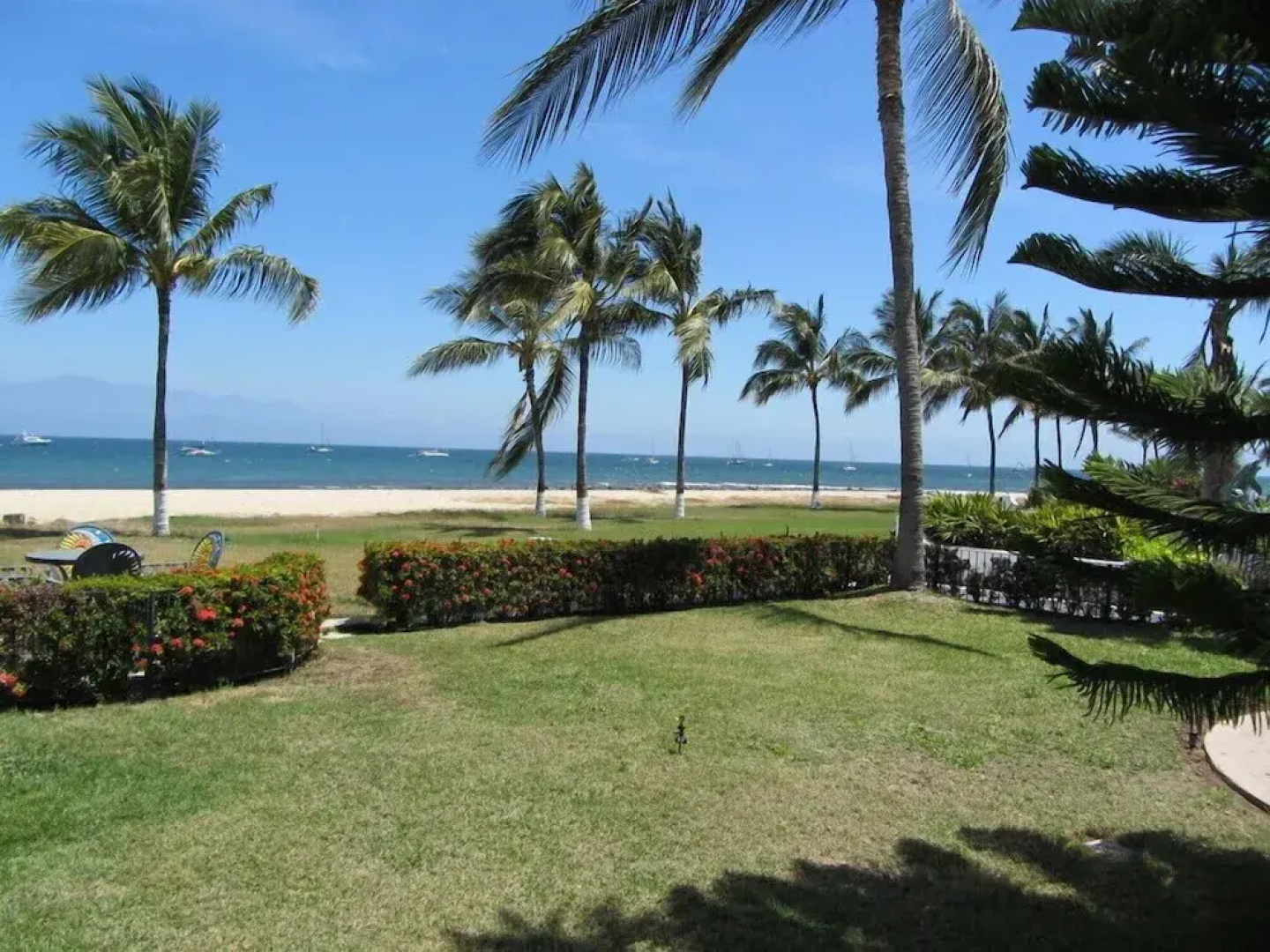 Casa Dos Dolphins 2 Bedroom Villa by Redawning