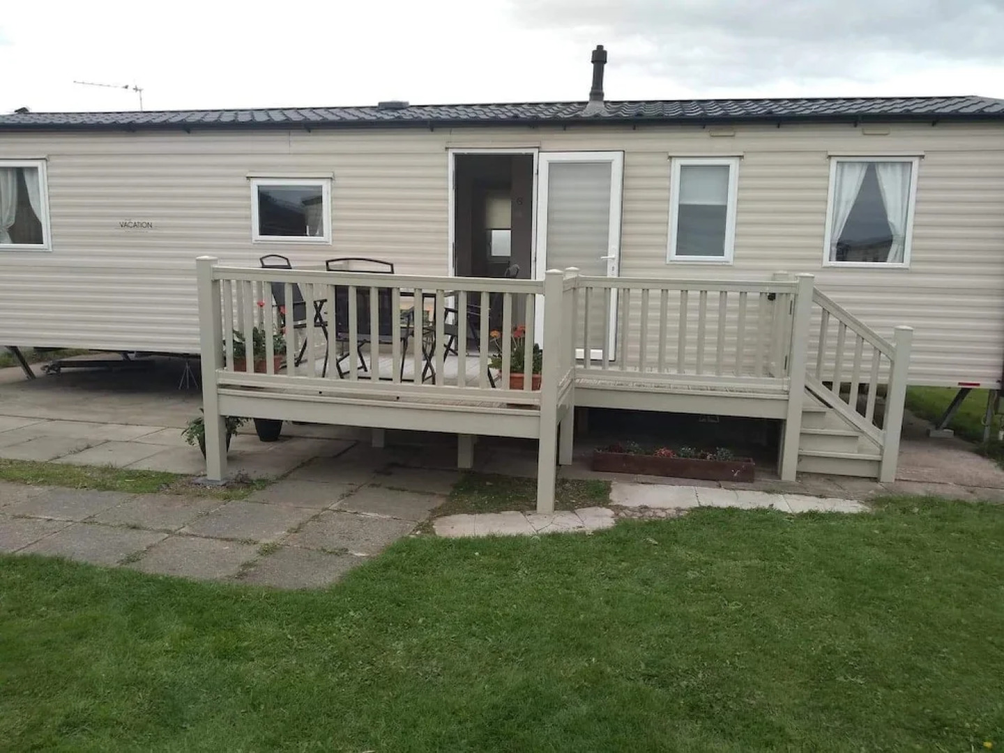 2 Bedroom 6 Berth Caravan With Decking