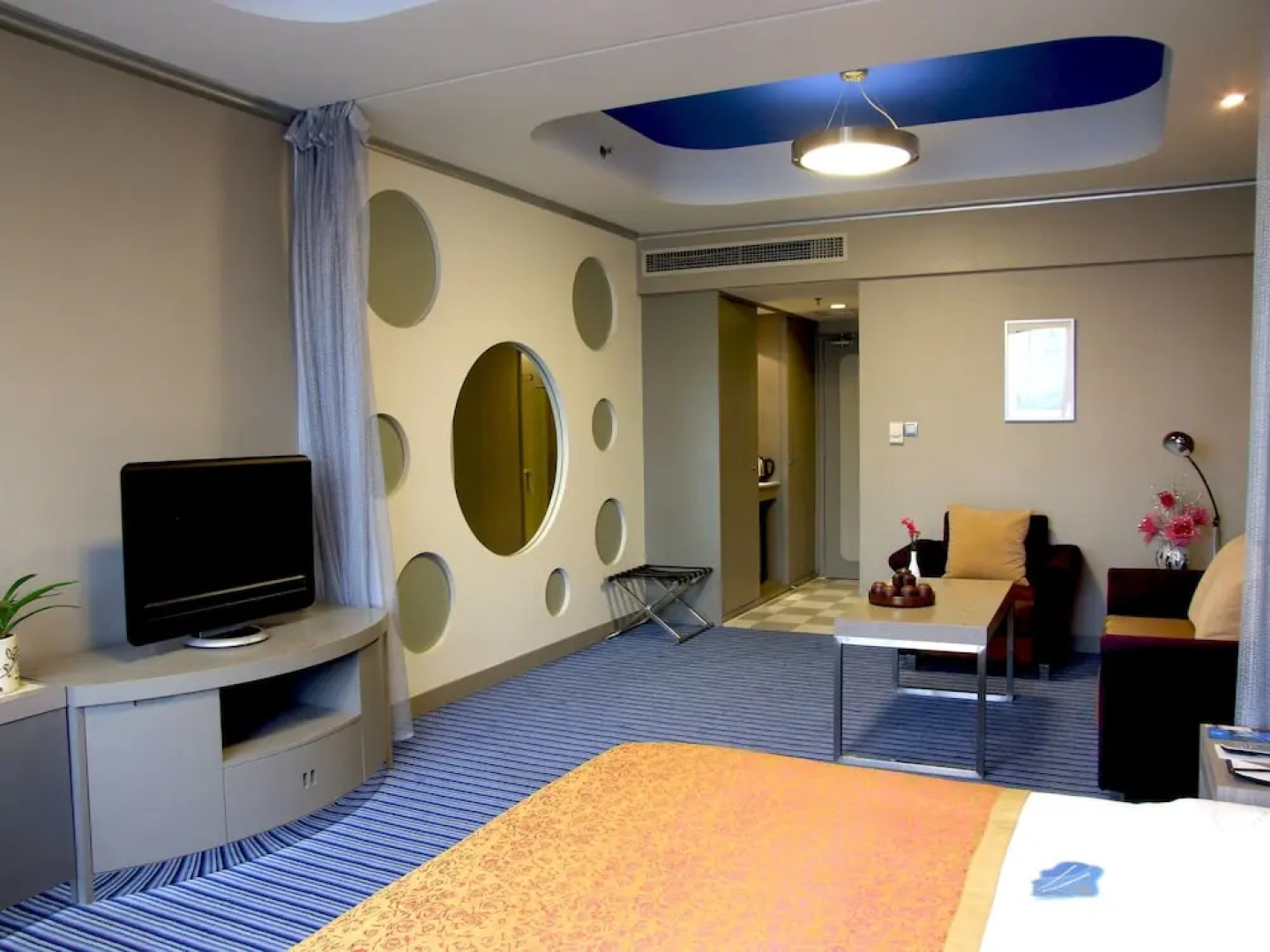 Yaxiang Jinling Palace