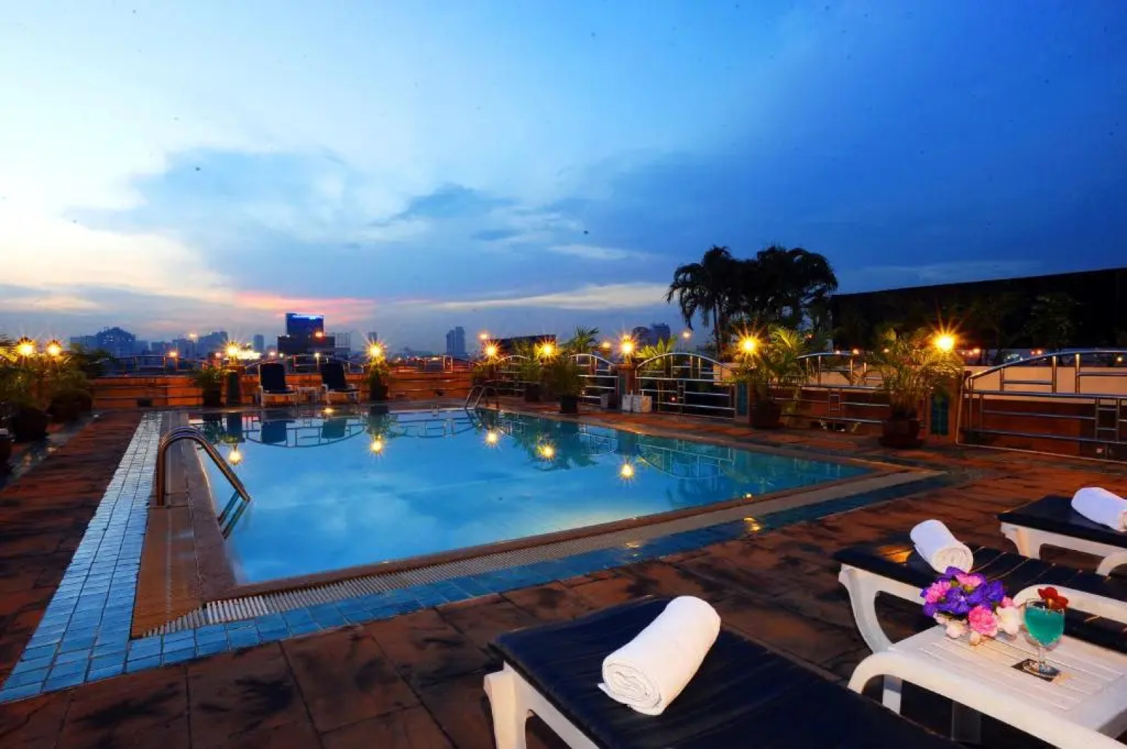 Royal Suite Hotel Bangkok