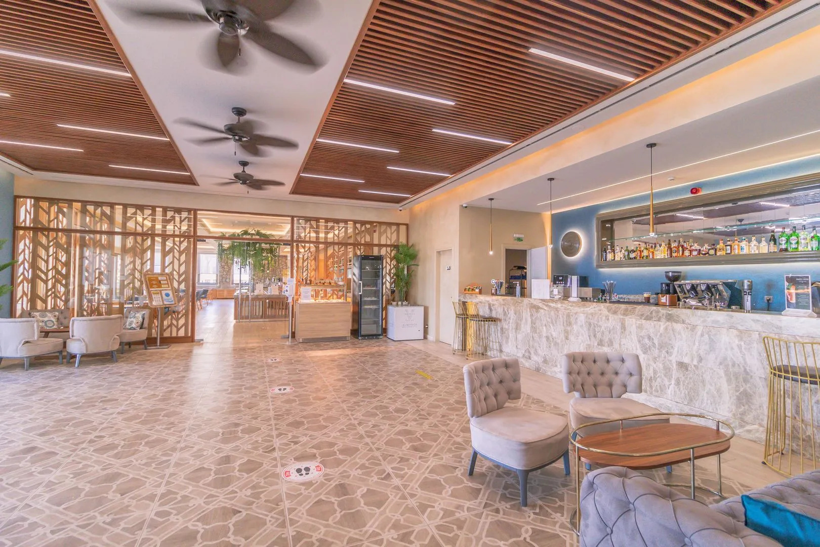 Almуros Beach Resort and Spa