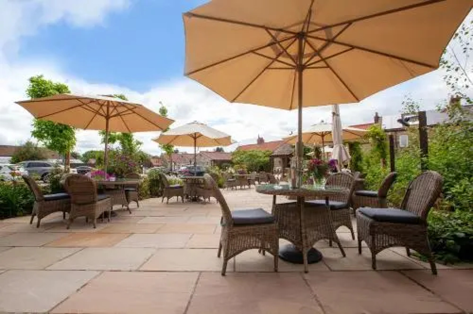 The Fox and Hounds Country Inn