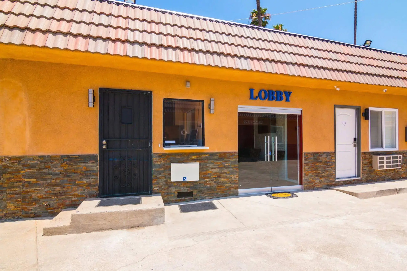 Rodeway Inn & Suites