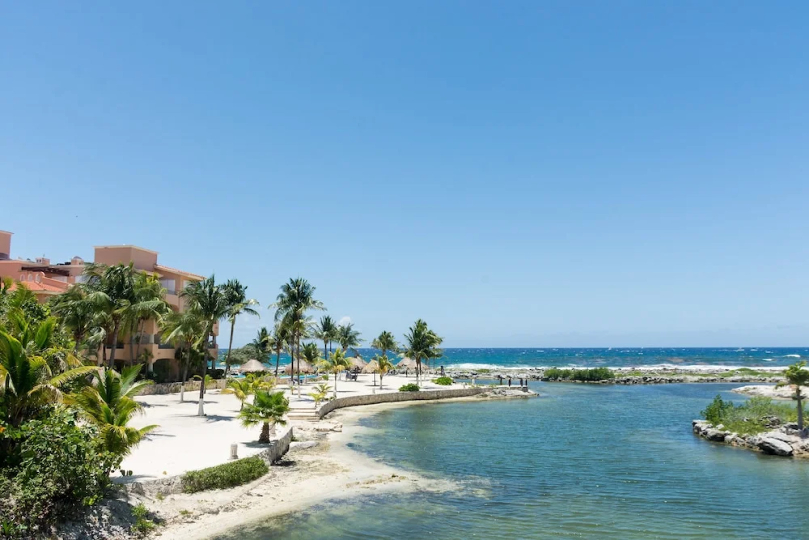 Costa Brava B4. Ocean View Balcony, Wifi, Netflix