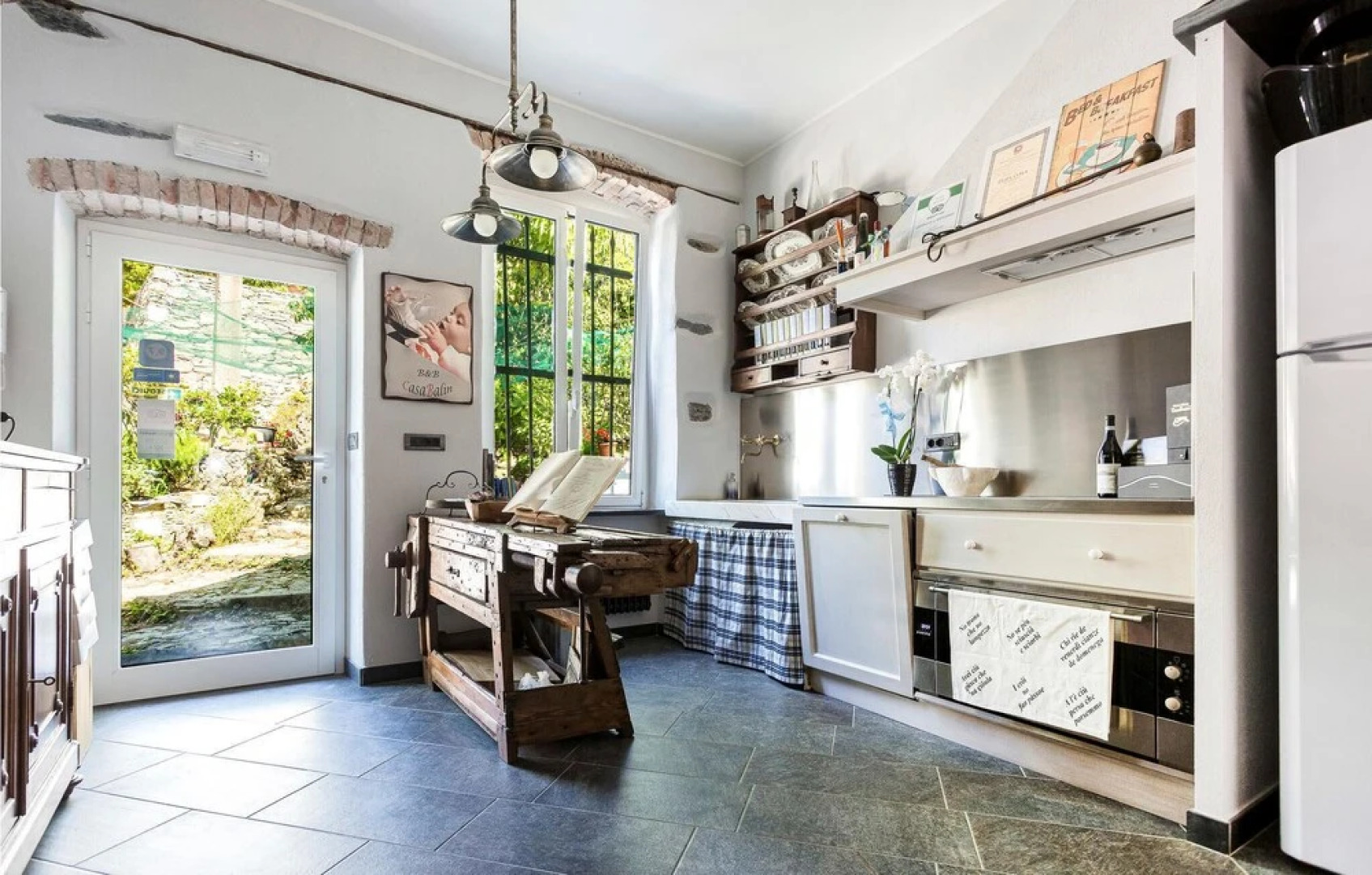 Awesome Home in Recco With Outdoor Swimming Pool, Wifi and 6 Bedrooms