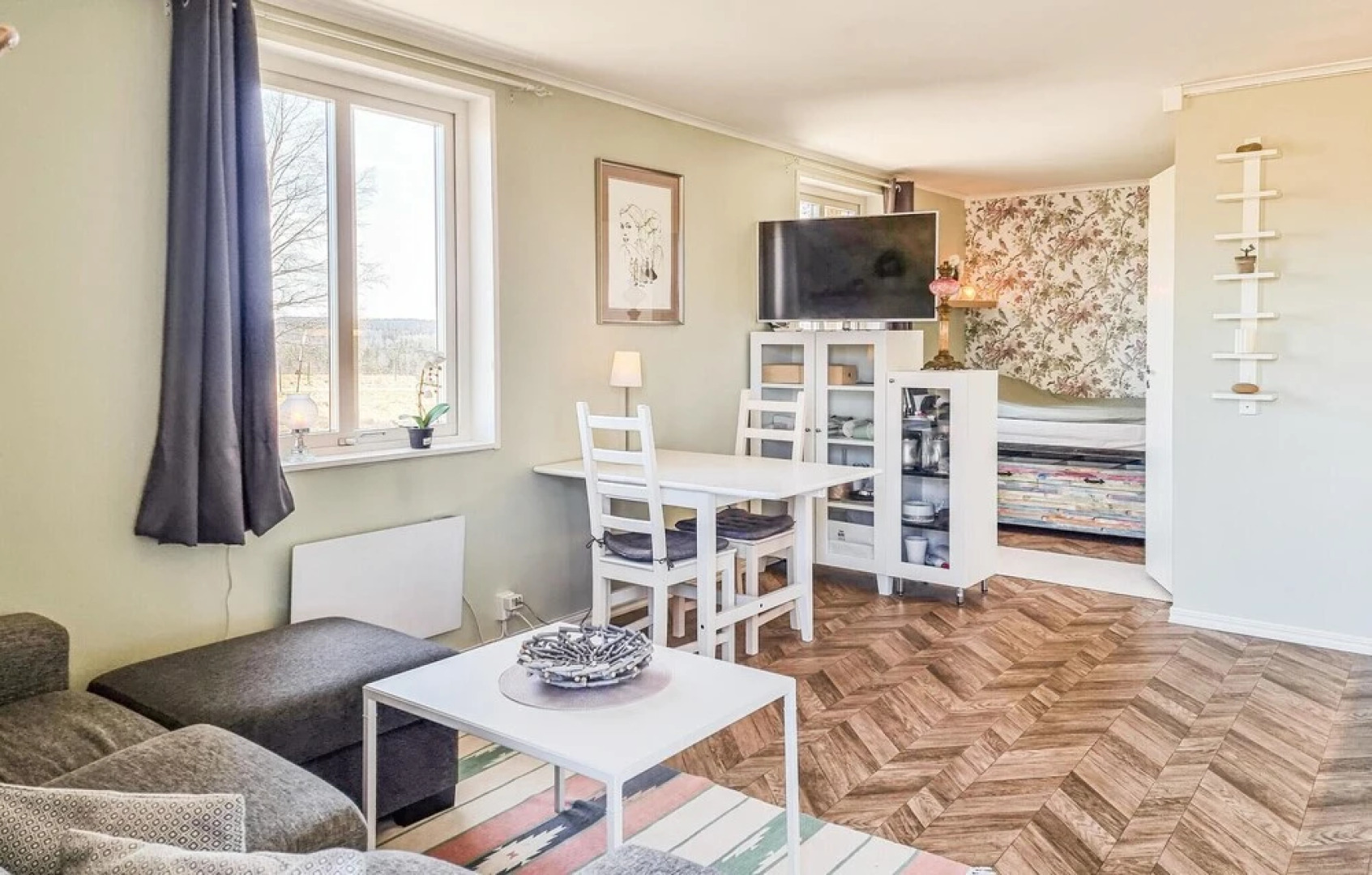 Beautiful Home in Ljungskile With Jacuzzi, Wifi and 1 Bedrooms