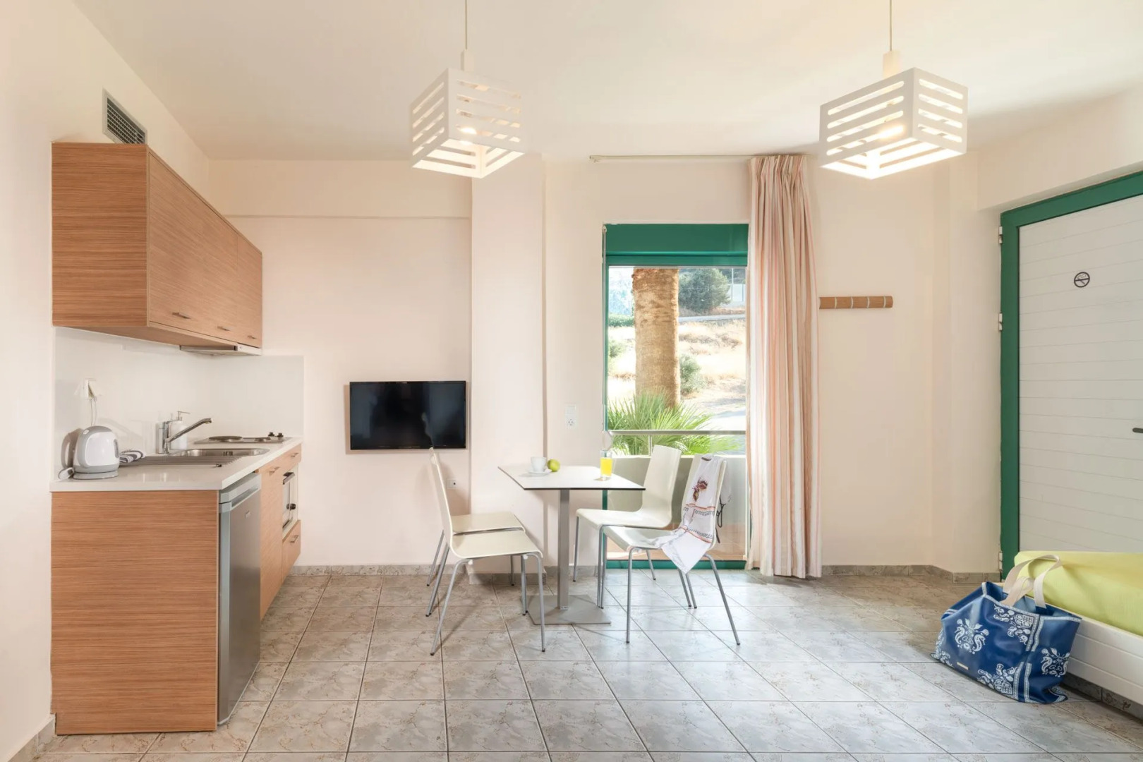 Bella Vista Hotel by Checkin