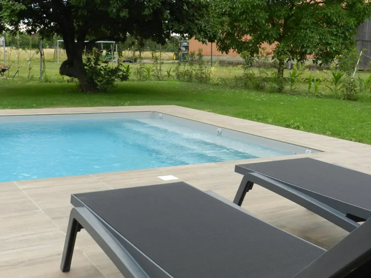Gîte autonome, La grange a foin, piscine !