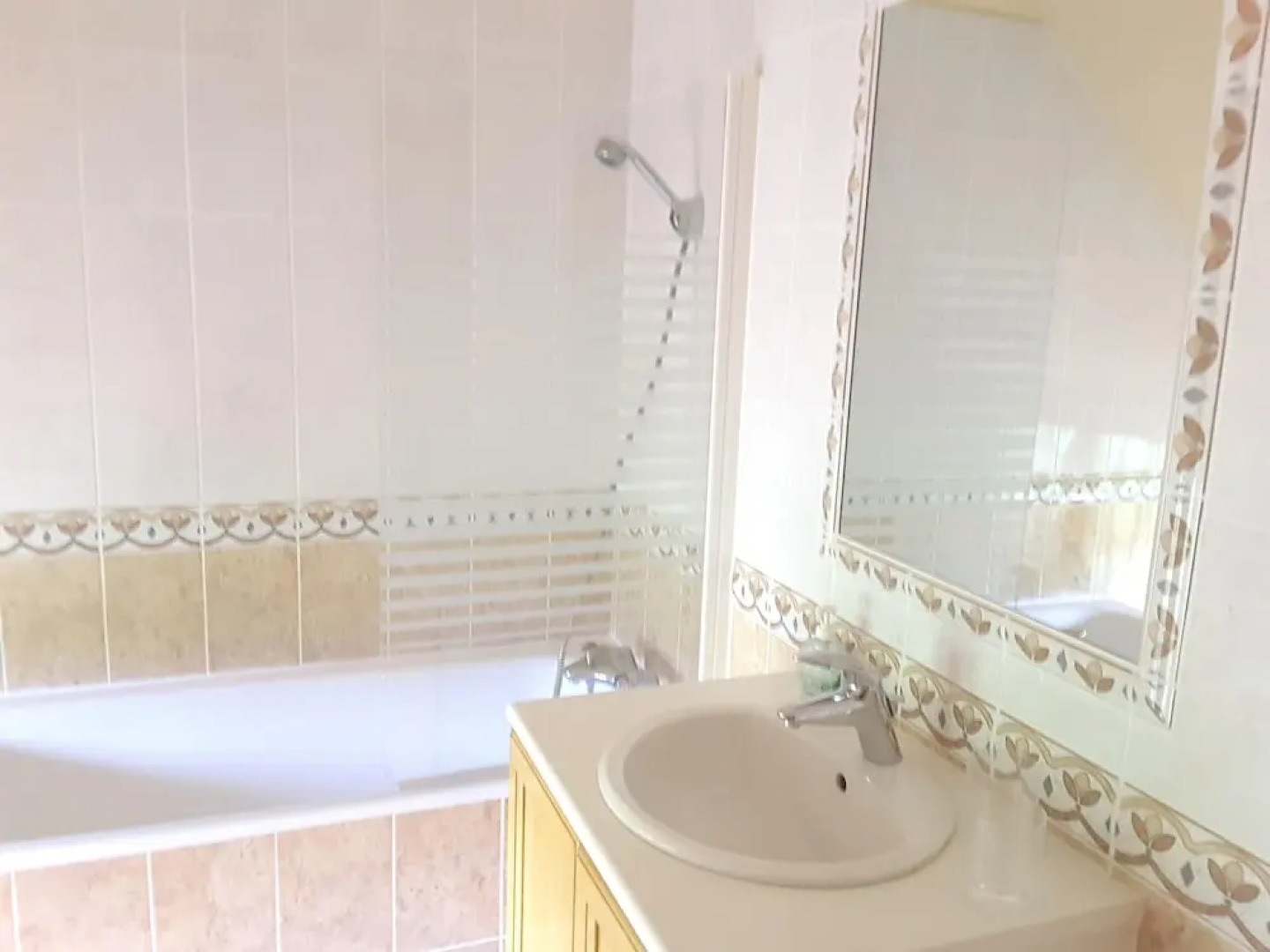 Mansion With 2 Bedrooms in Miniac-morvan, With Enclosed Garden and Wif