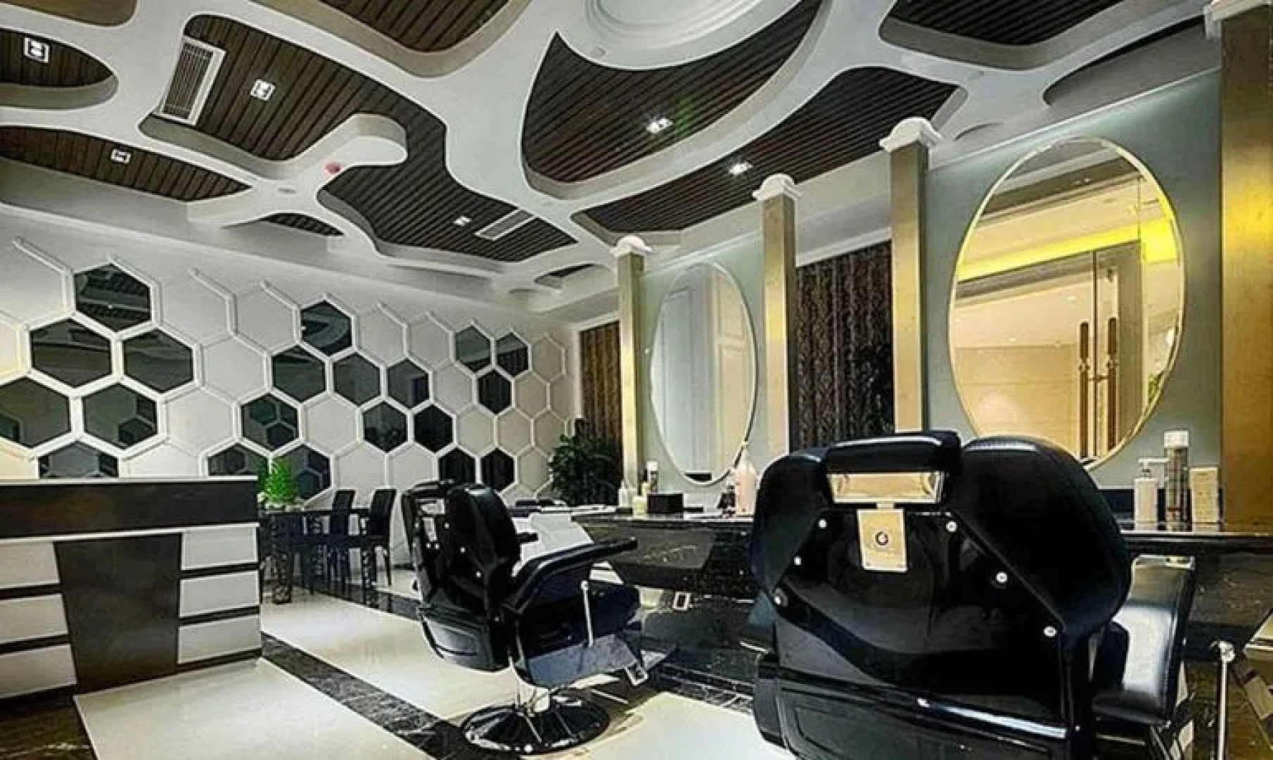 Galactic Classy International Hotel