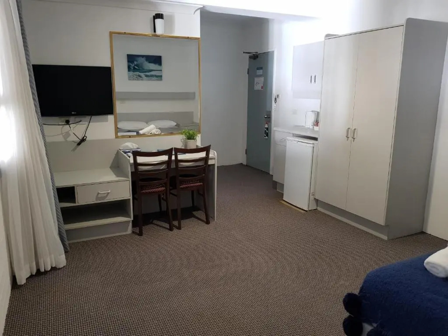 Seabreeze Beach Hotel