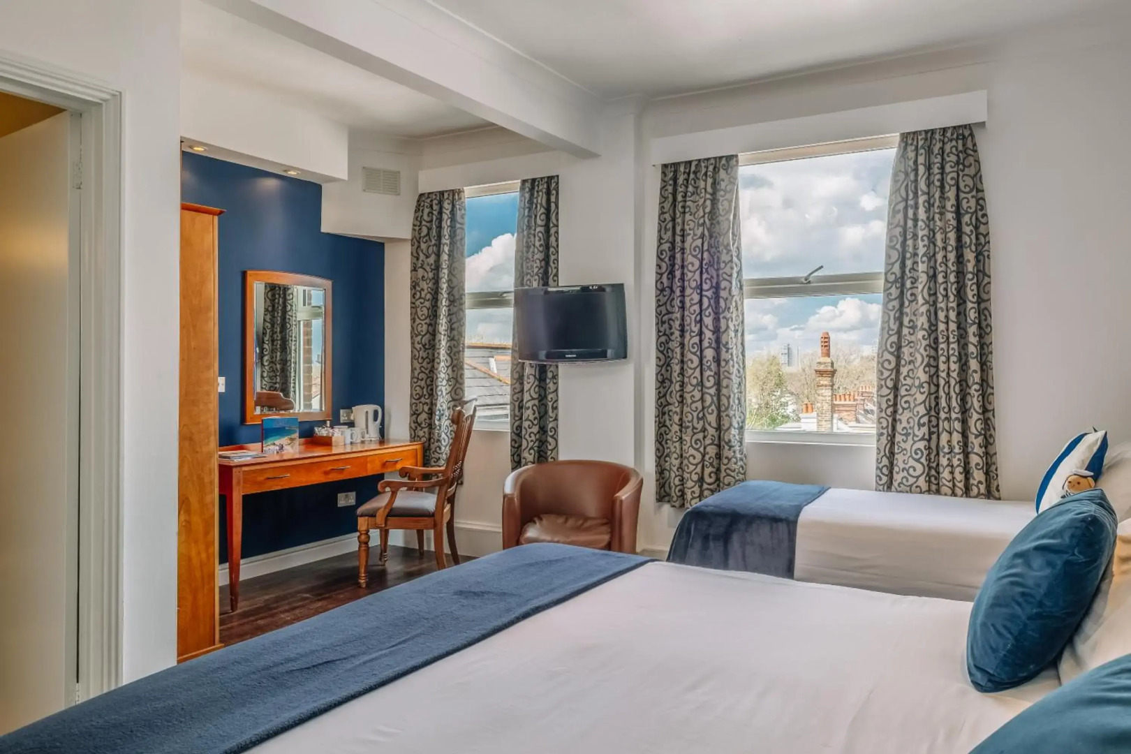 Muthu Westcliff Hotel (Near London Southend Airport)