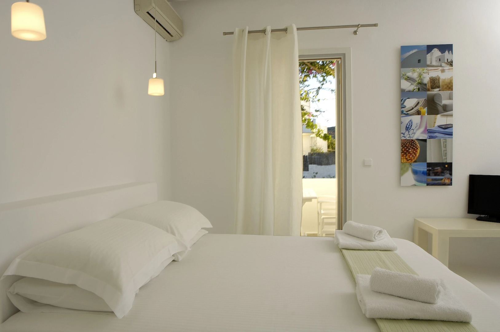 Kapetan Tasos Suites