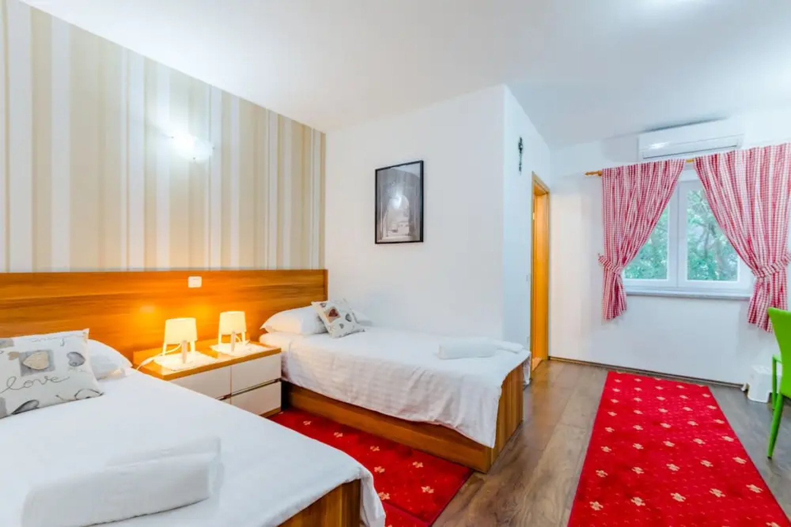 Holiday Home Flying Stars