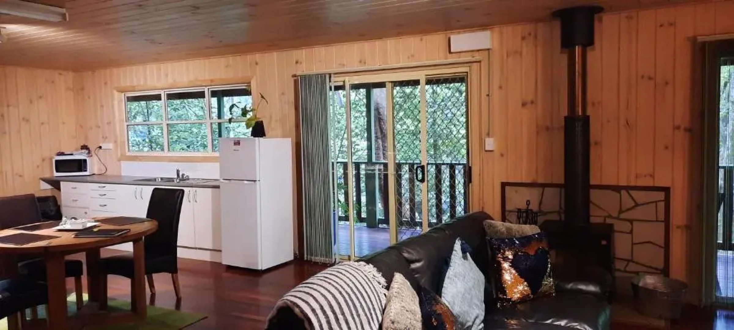 Treetops Accommodation Montville