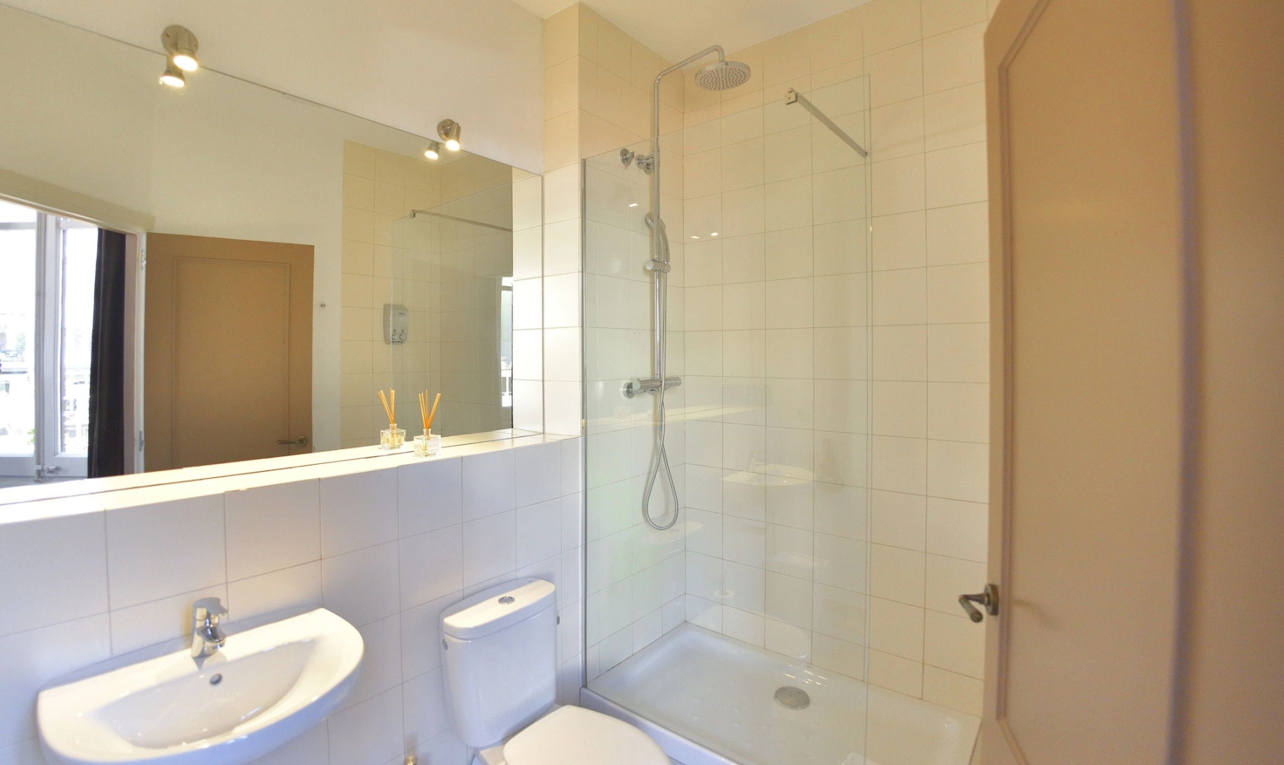 Mihlton Barcelona Boutique B&B