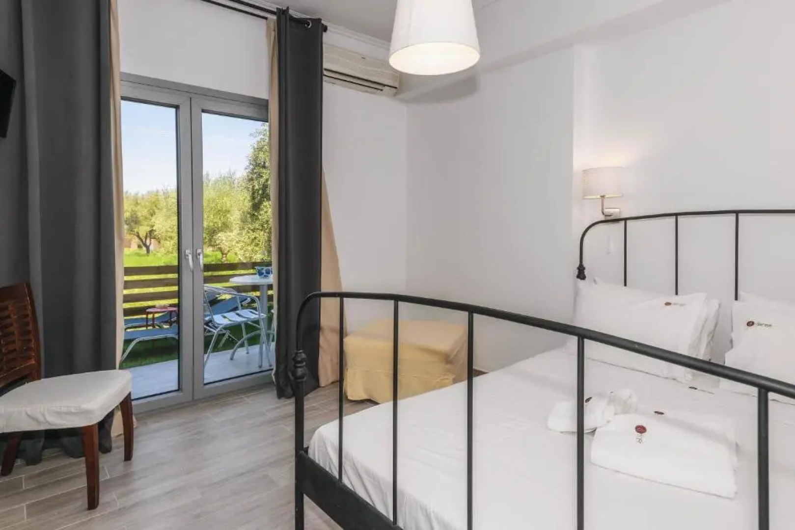 Denise Studios & Apartments