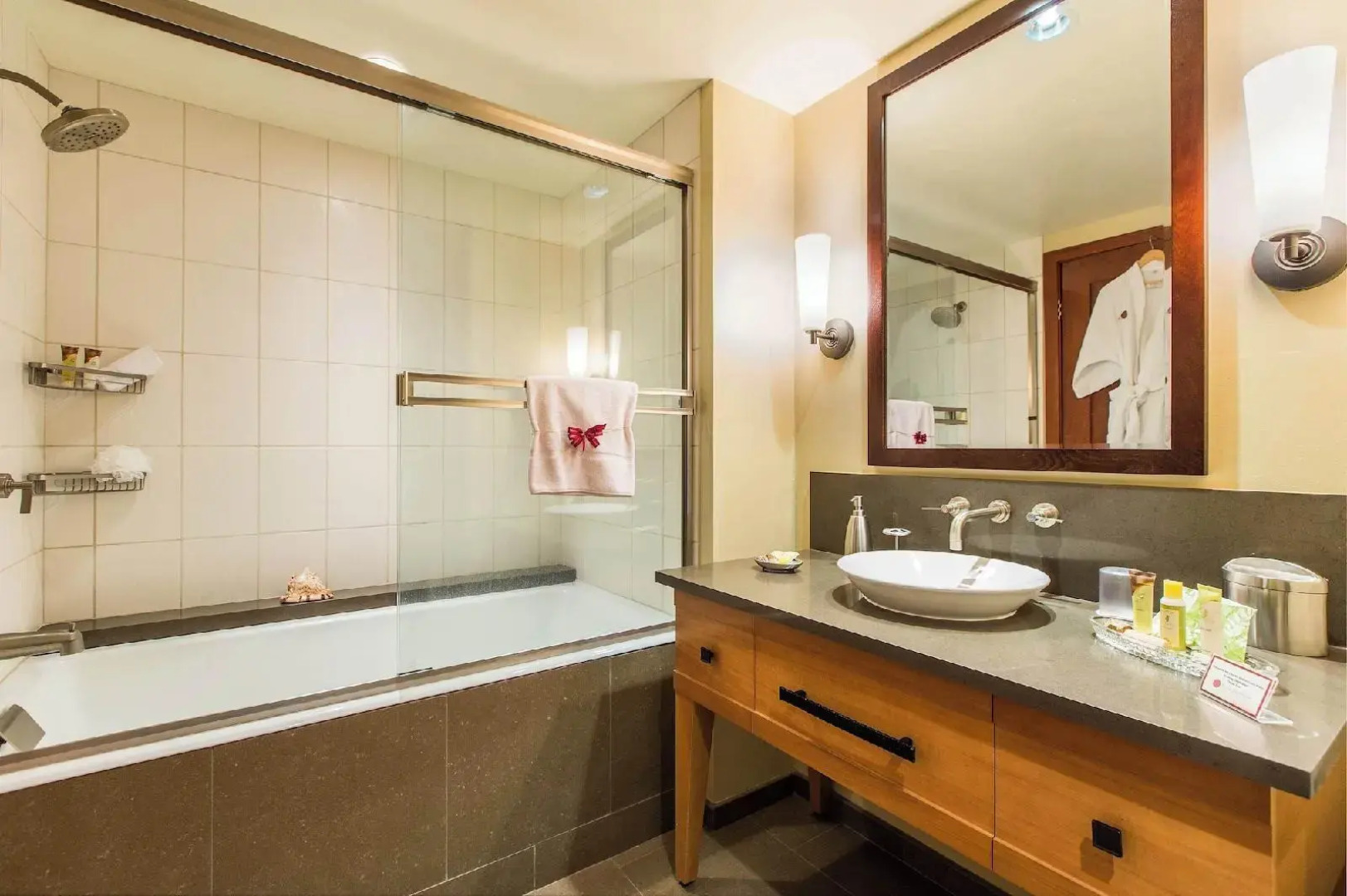 Hale Papakea Ko Olina Beachfront Villa w/ Views