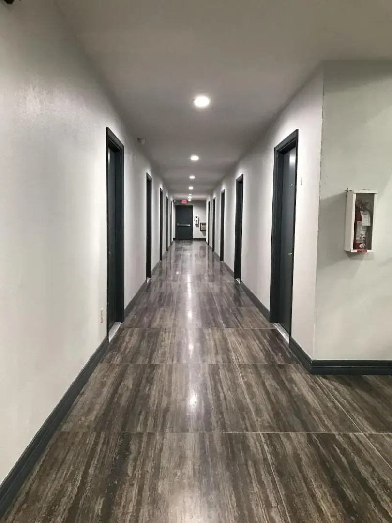 Scottish Inn and Suites