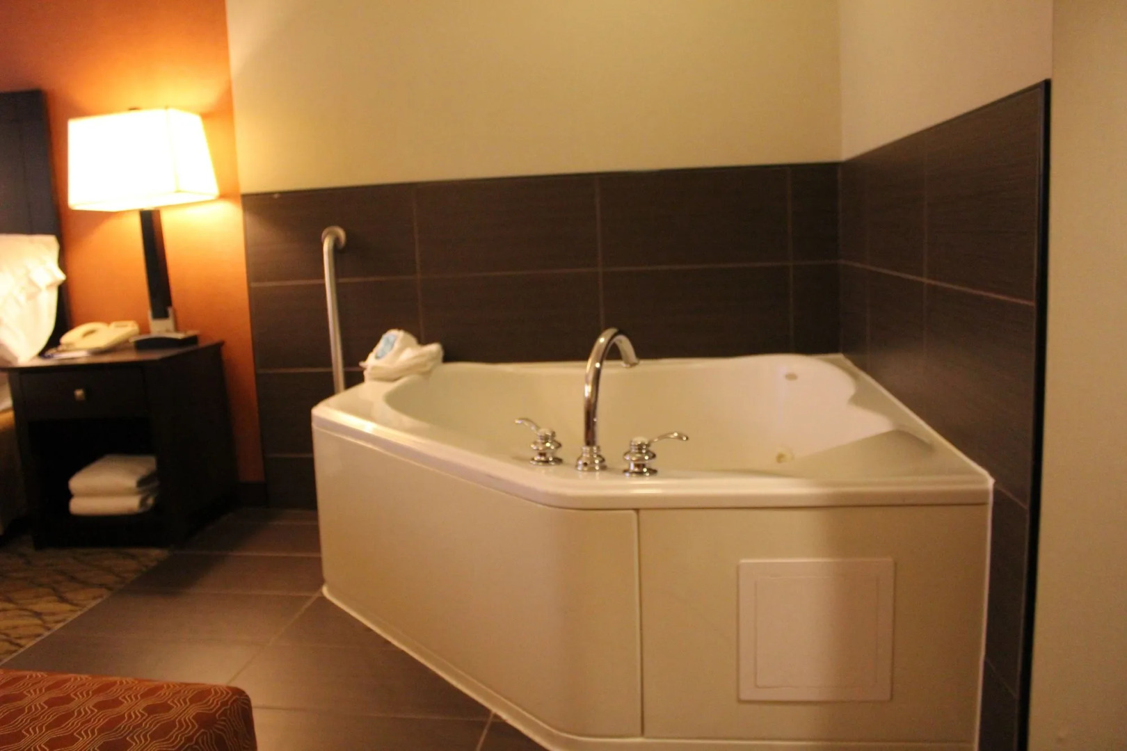 Holiday Inn Express Hotel & Suites Danbury - I-84 by IHG