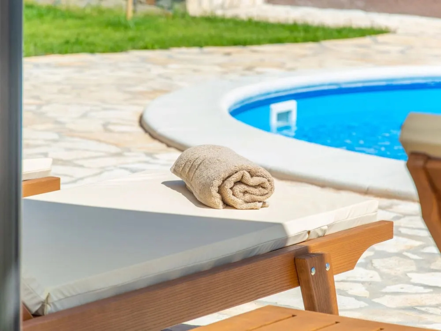 Villa With Large Garden and Pool, Ideal for 8 People, Only 10 Minutes Pula