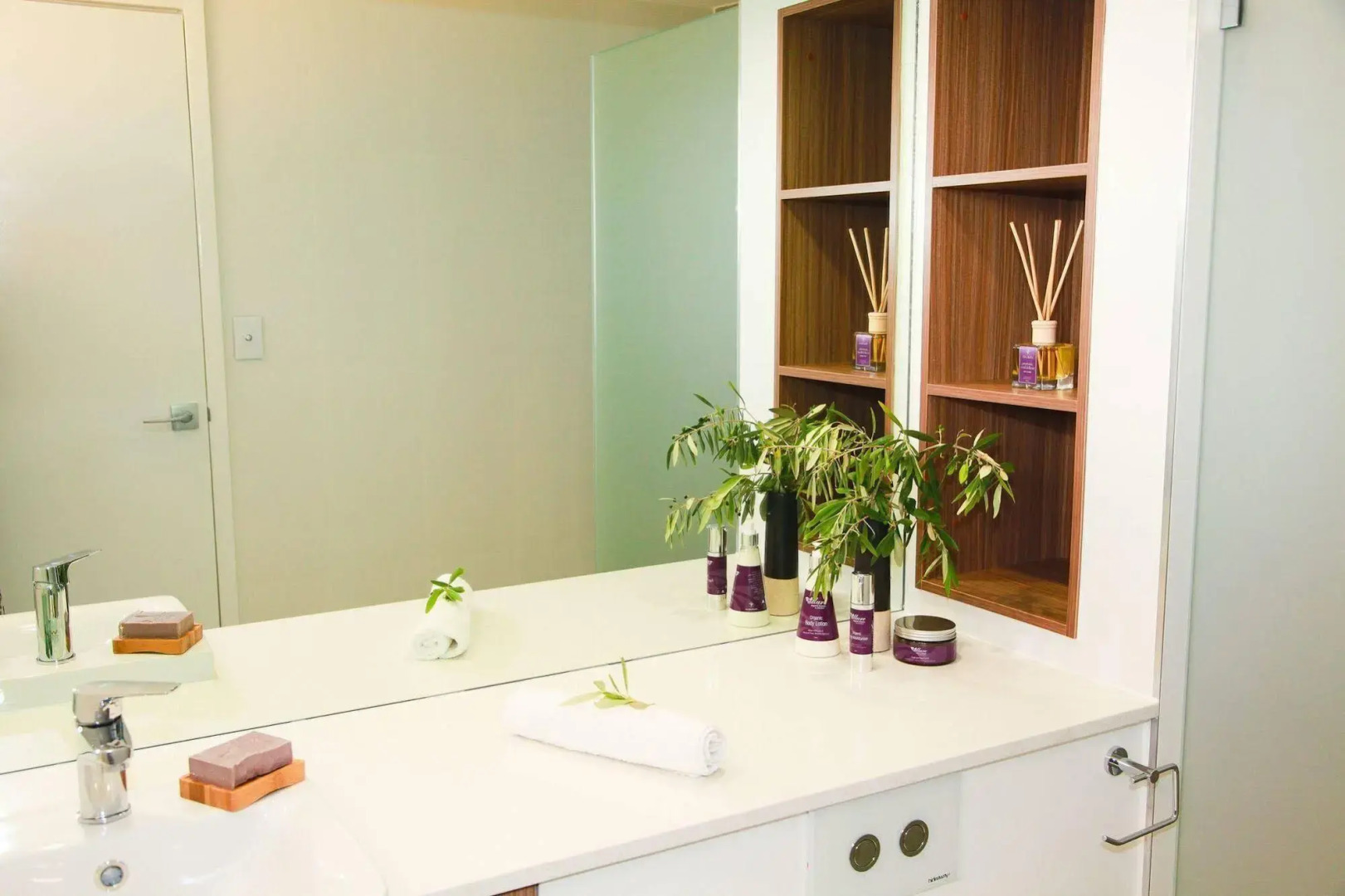 Olio Bello Lakeside Glamping