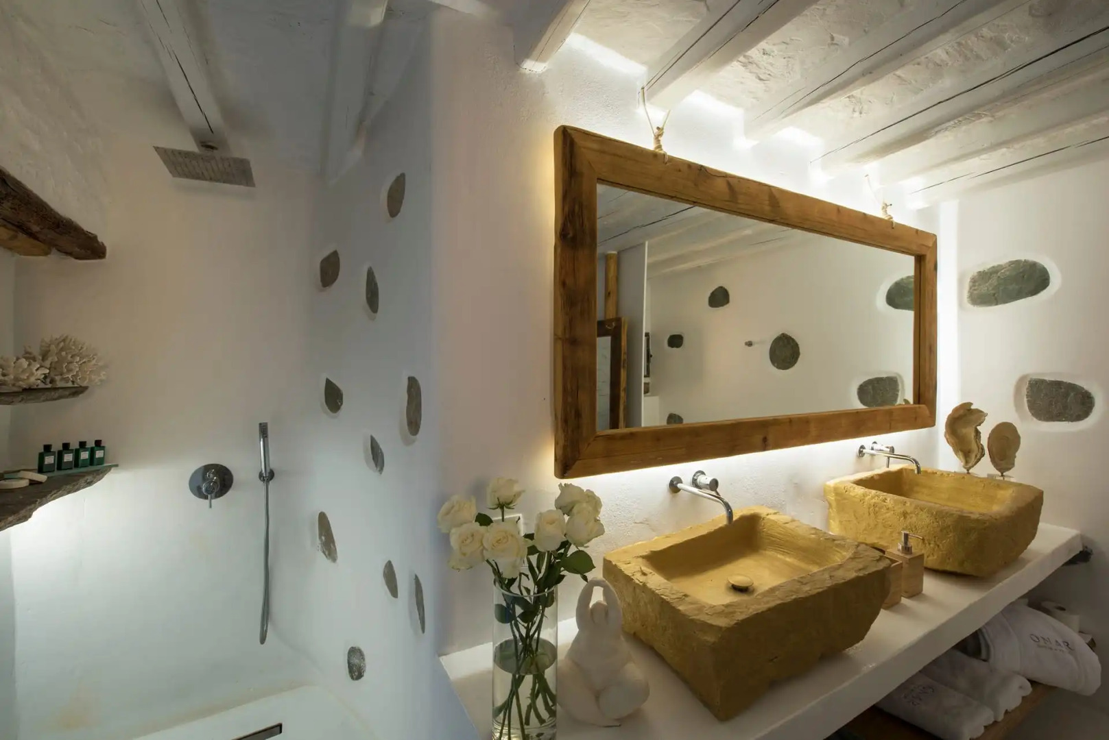 Onar Suites & Villas