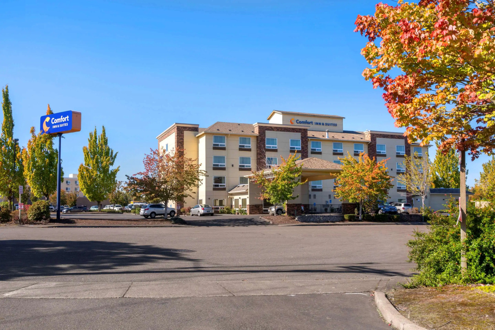 Comfort Inn & Suites Salem Northeast