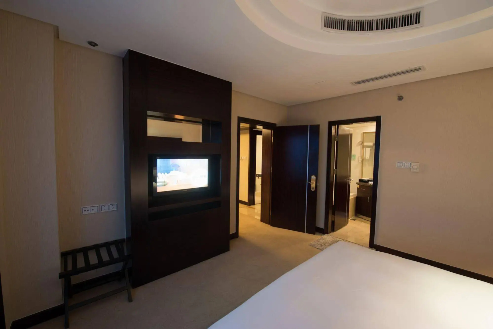 Yiwu Yimei Plaza Hotel