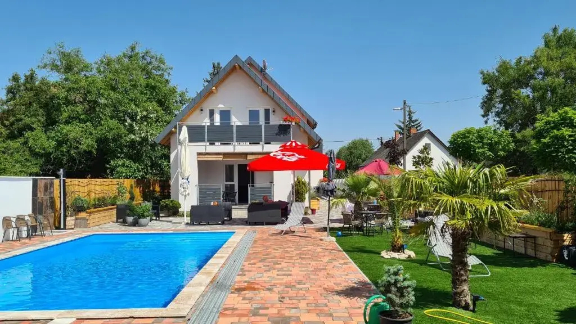 U8 apartmanház